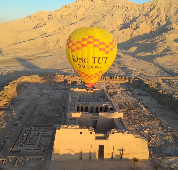 Egipto desde el Aire, Globo en Luxor y visita a Abu Simbel