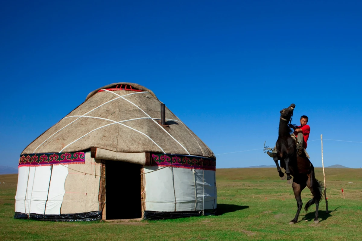 Mongolia, tras los pasos de Genghis Khan, By Himba