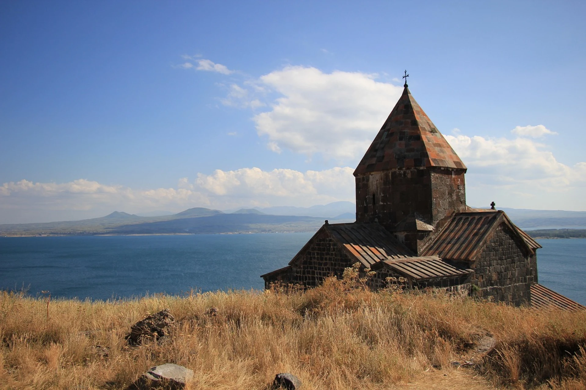 Armenia, Descubriendo Sur y Norte