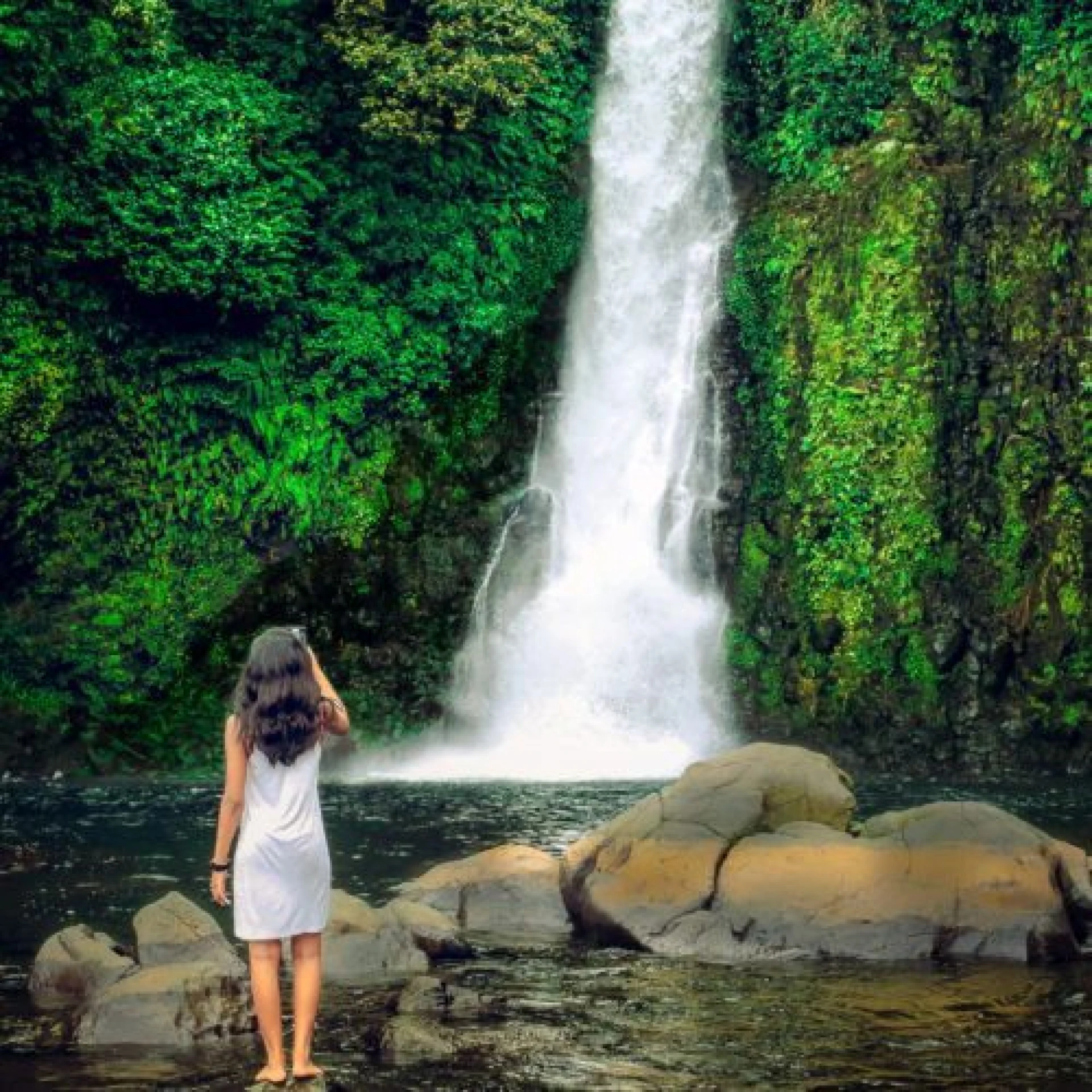 Palmeras en la Nieve,  Guinea Equatorial en grupo